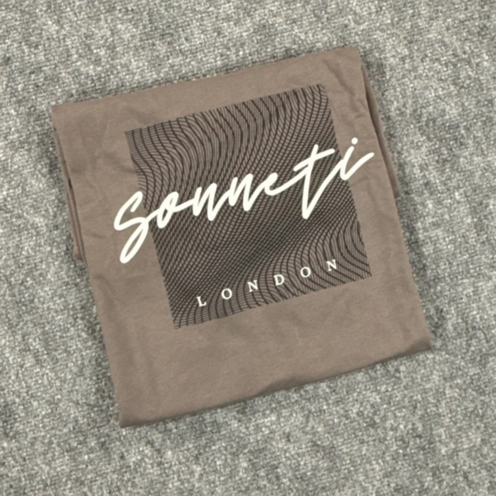 Sonneti London Mens Large Taupe Brown Short Sleeve Crewneck Graphic T Shirt NWOT